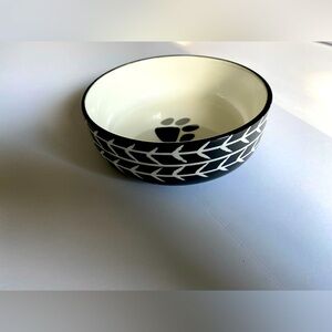 Ceramic Black and White Arrow Dog Food Bowl/ Dish